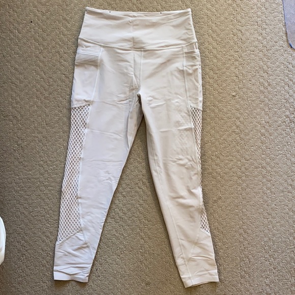 Victoria’s Secret Workout Mesh Crops - Picture 1 of 4